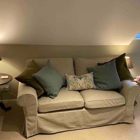 Pewsey Retreat 3 Sleeps -Petfriendly Bbq Parking Apartment ภายนอก รูปภาพ
