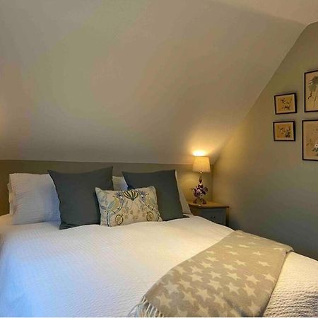 Pewsey Retreat 3 Sleeps -Petfriendly Bbq Parking Apartment ภายนอก รูปภาพ