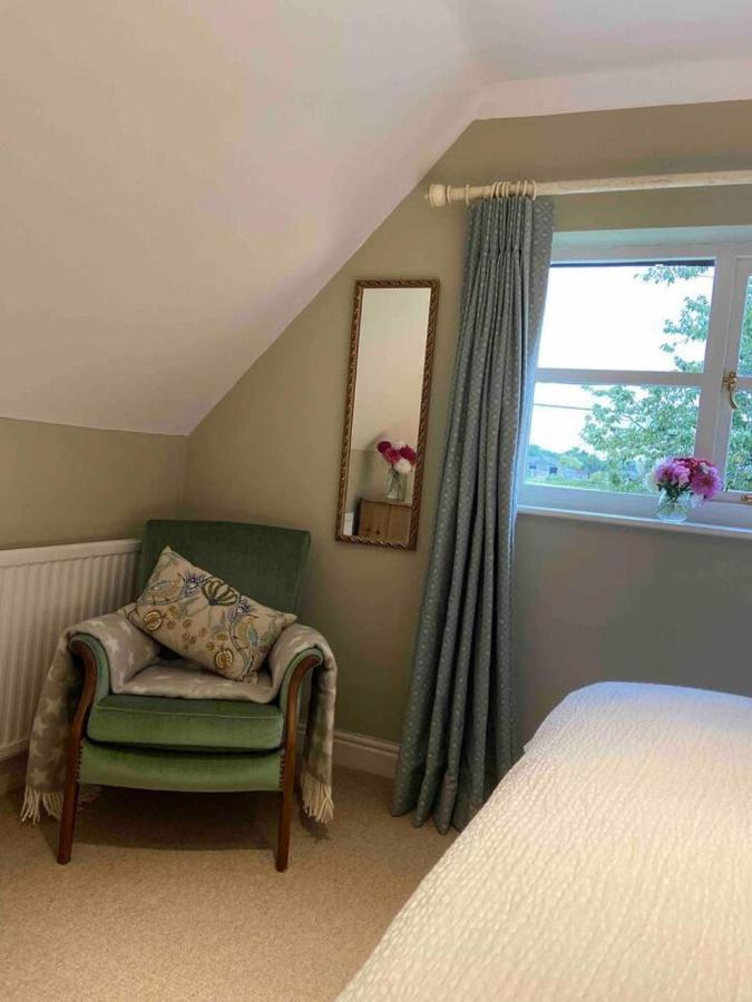Pewsey Retreat 3 Sleeps -Petfriendly Bbq Parking Apartment ภายนอก รูปภาพ